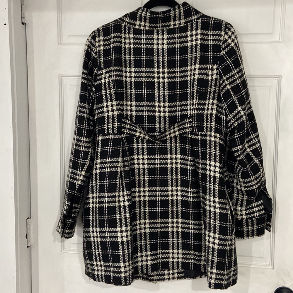 Beautiful long jacket - Picture 3 of 4